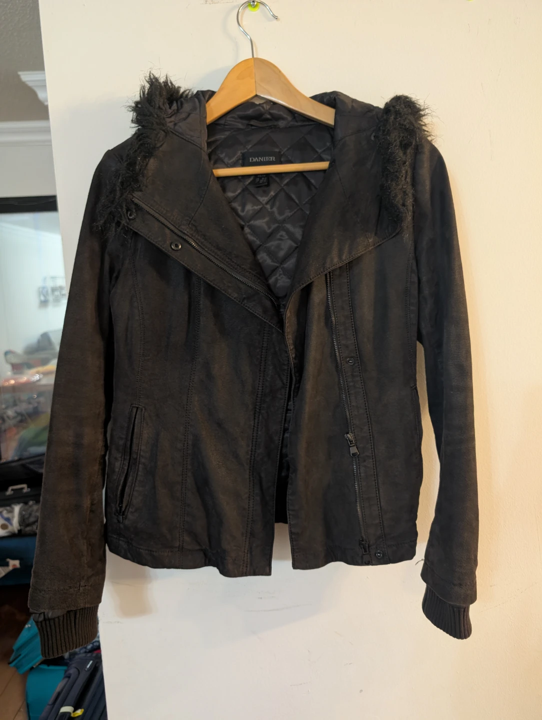 Danier Leather Black Fur Hood Leather Jacket - XS/TP