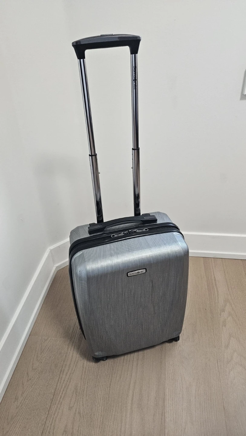 Samsonite Spinner Luggage - Silver