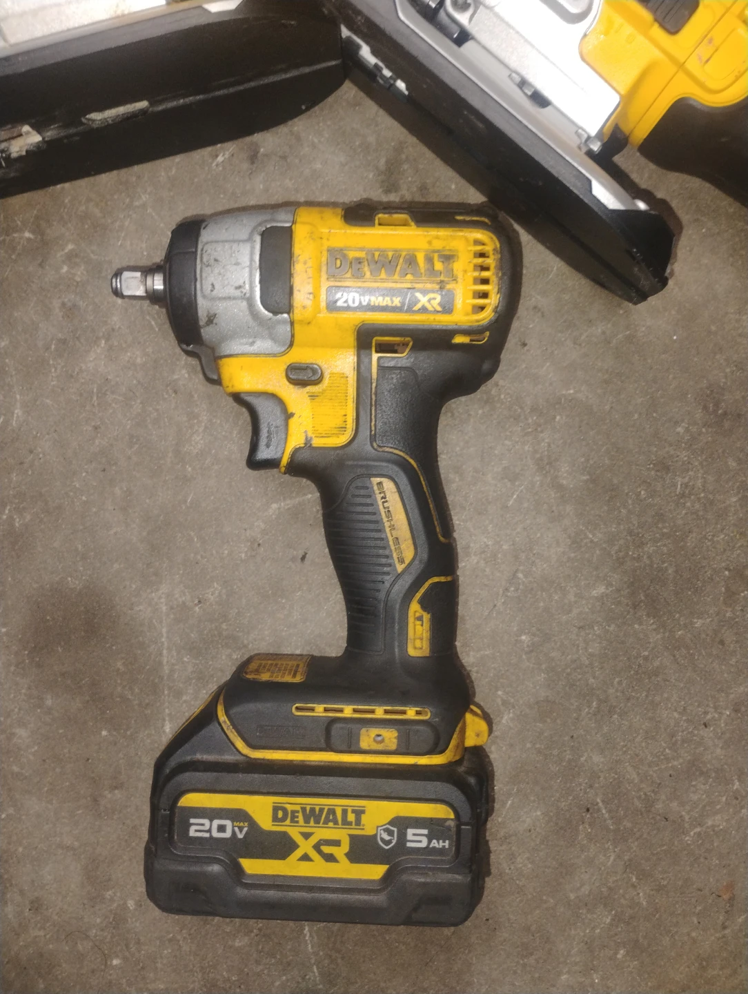 DeWalt 20V XR tools together - photo 2