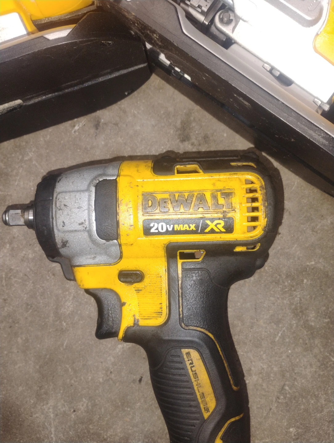 DeWalt 20V XR tools together - photo 3