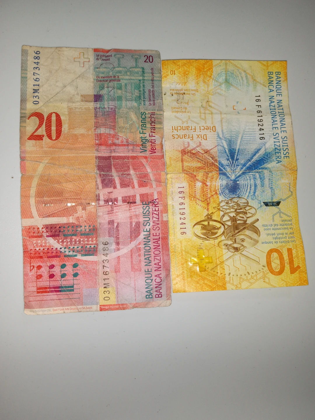 Swiss Francs Banknotes - 10 and 20 - photo 2