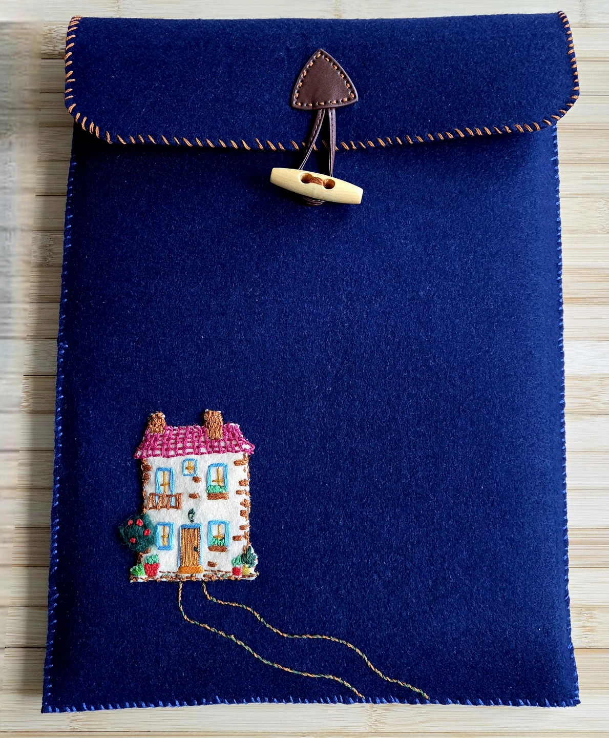 Handmade Felt Laptop Sleeve with Embroidered House - photo 4