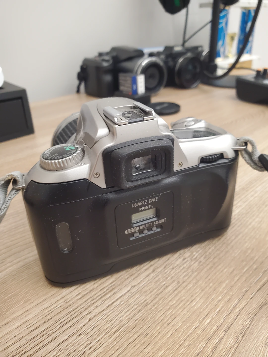 Nikon F55 35-80mm Camera - photo 2