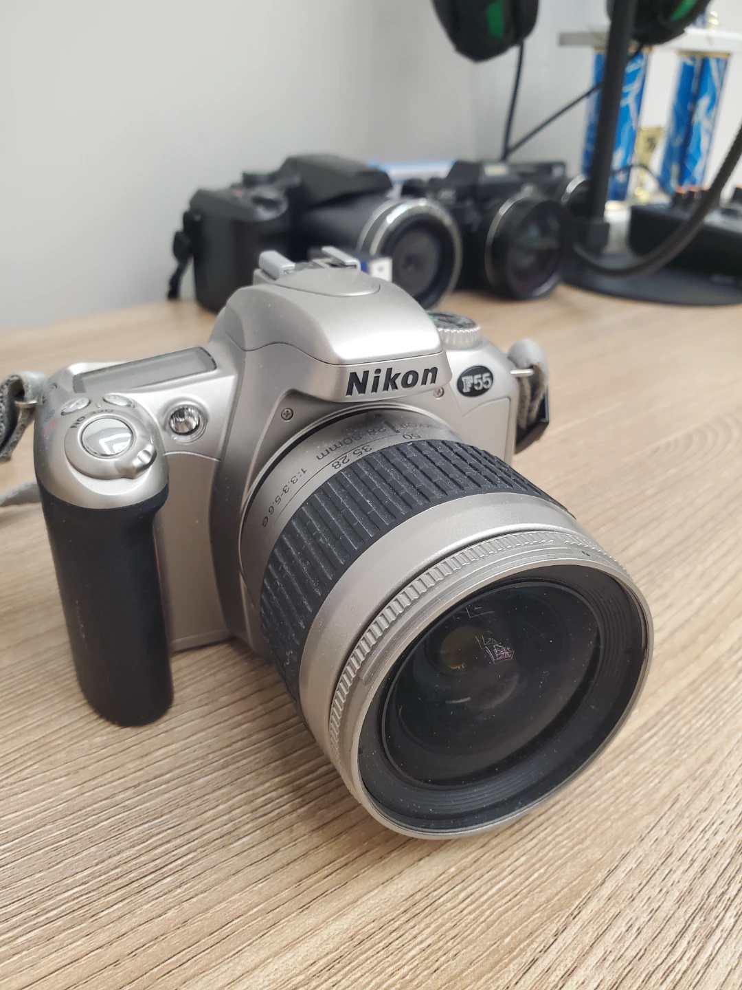 Nikon F55 35-80mm Camera - photo 3