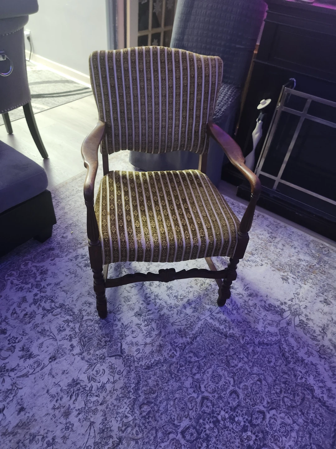 Accent chairs for any room adds a touch of class - photo 2