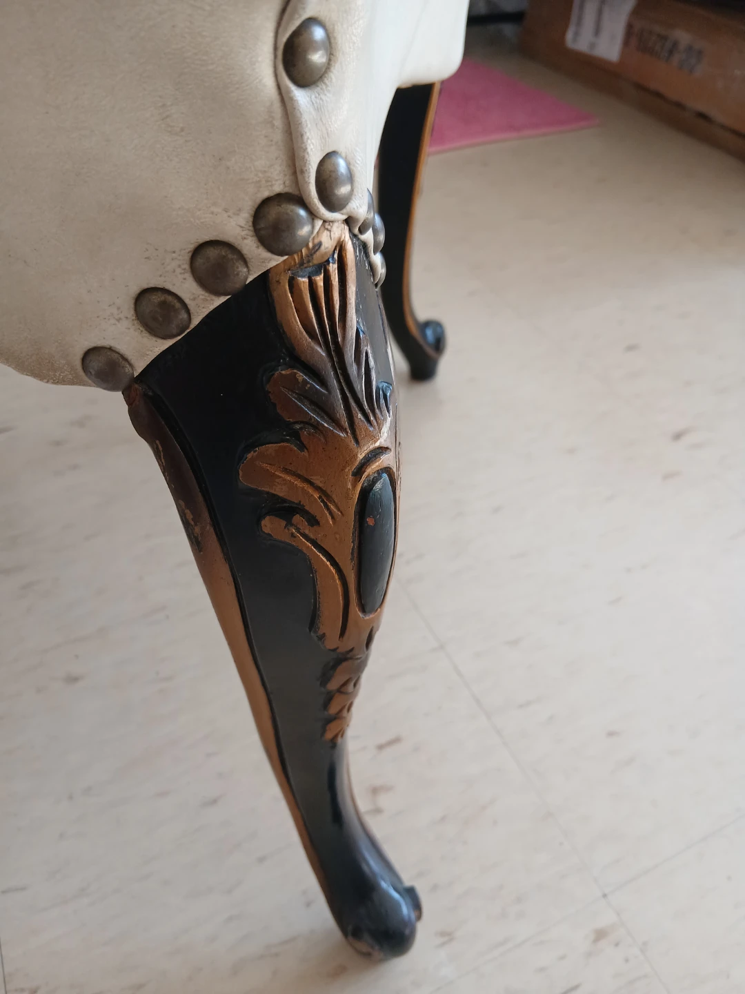 Antique Accent Chair - Ornate Carving - photo 3