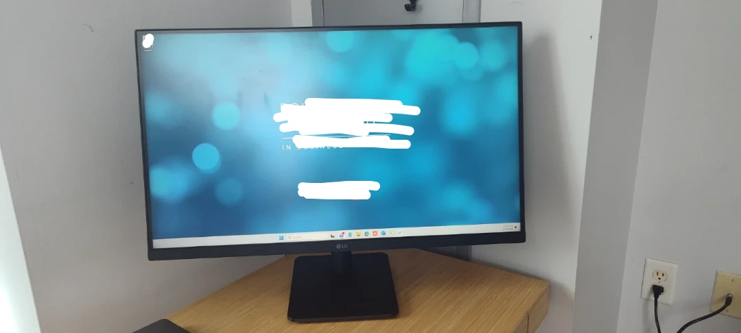 24" LG Monitor with HDMI and D-Sub - photo 4