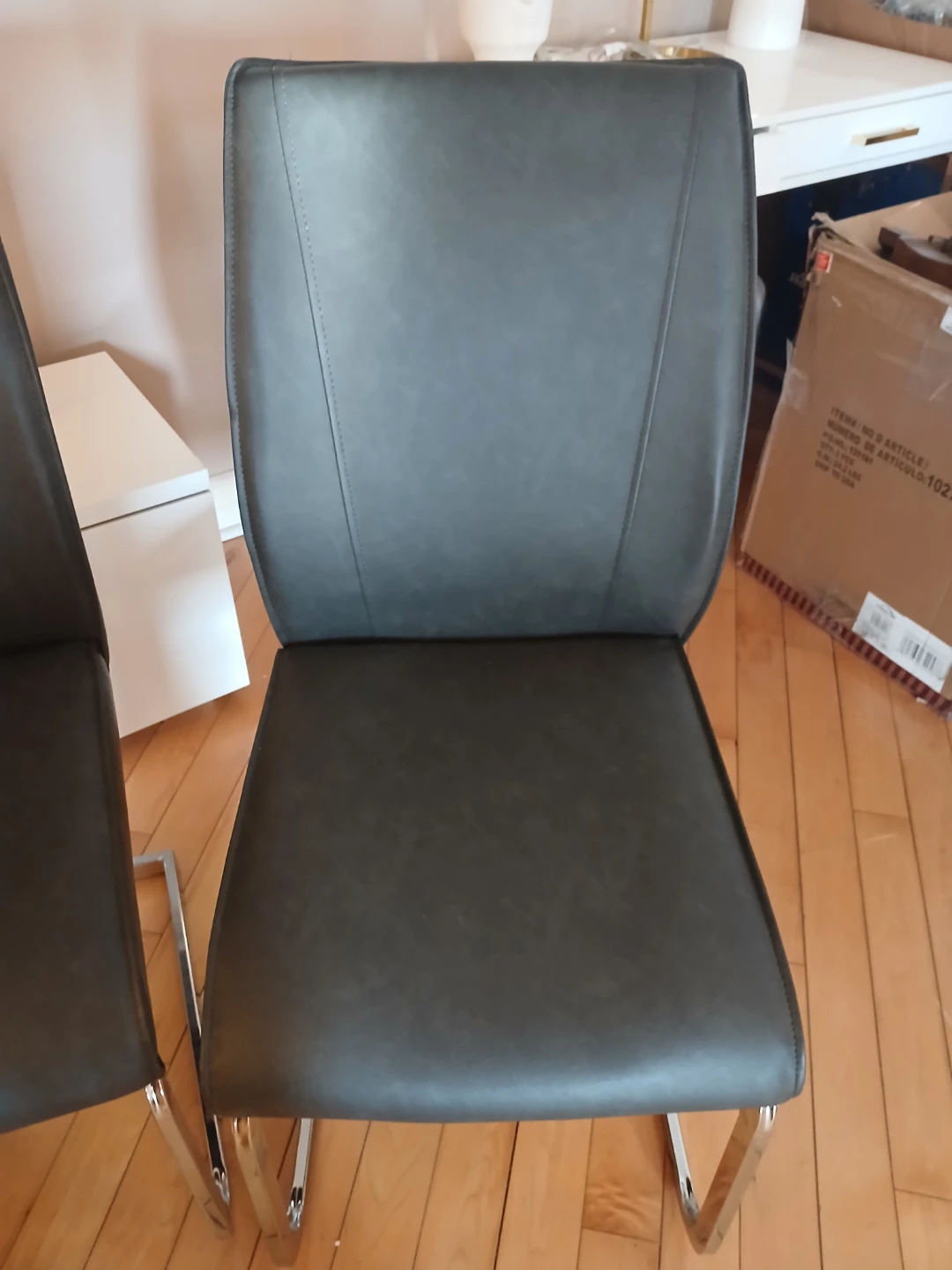 Set of 4 Faux Leather Dining Chairs - photo 2