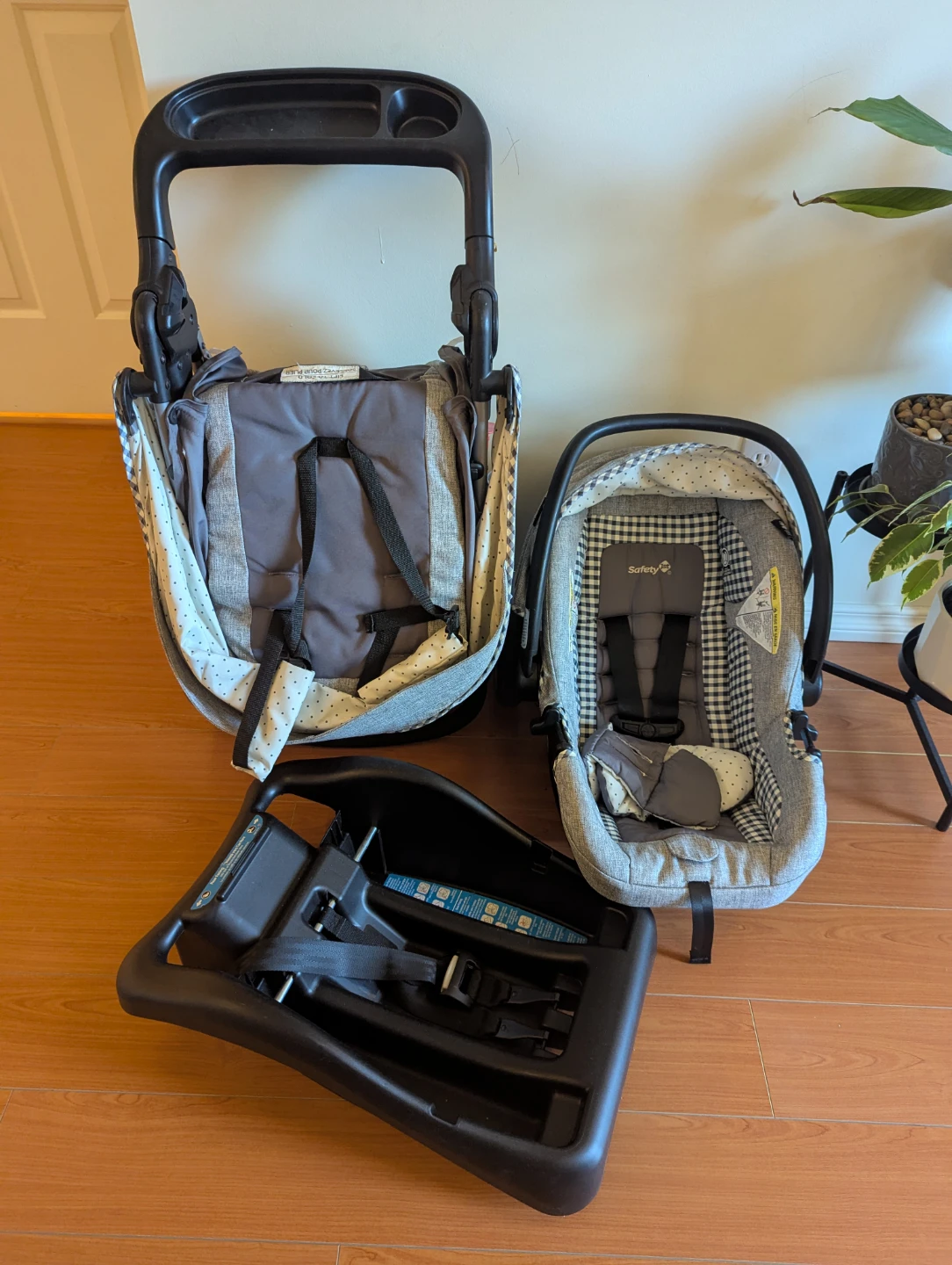 Safety 1st Infant Car Seat with Base and Stroller