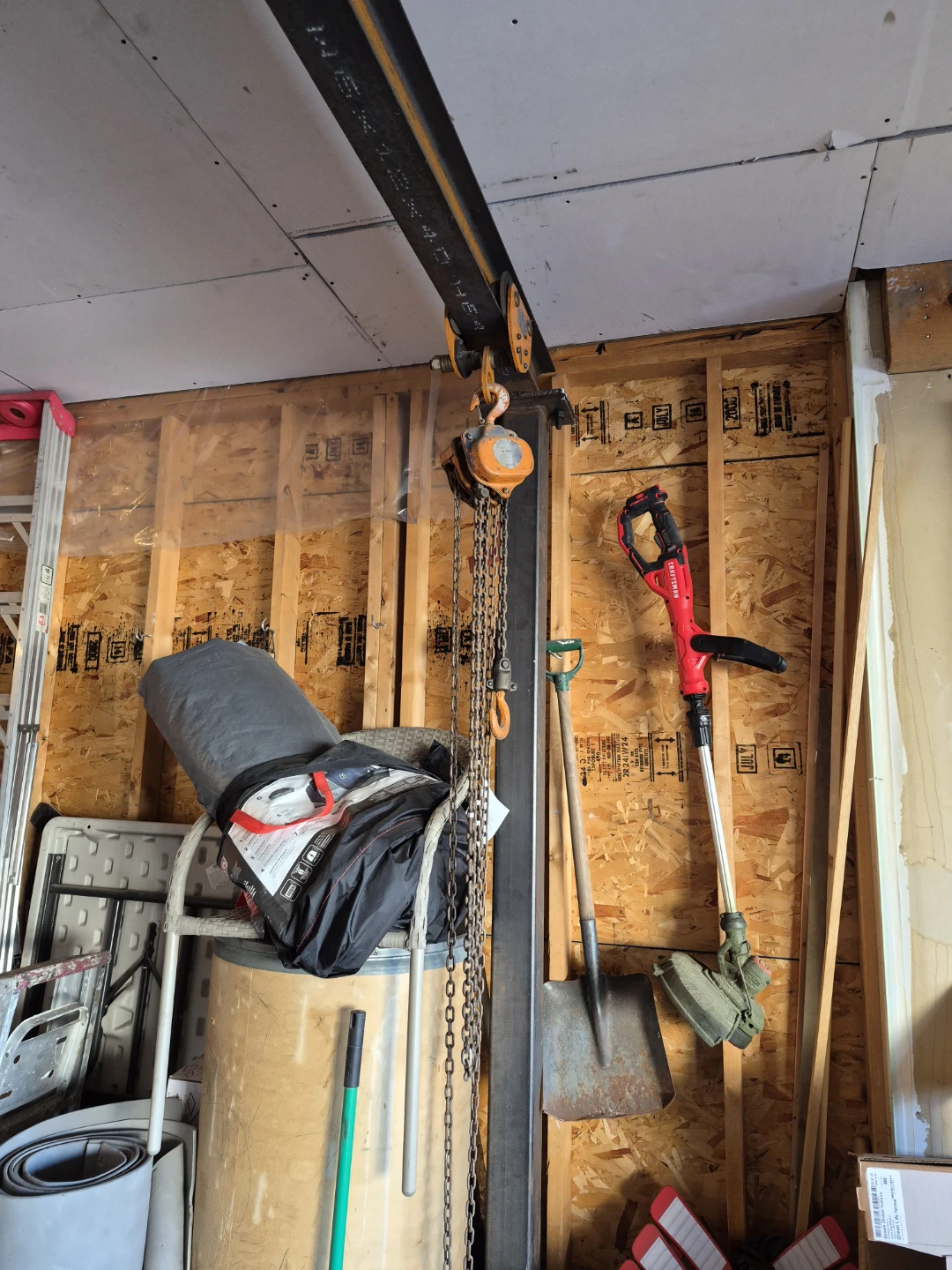 21'x9' approx. Crane/hoist