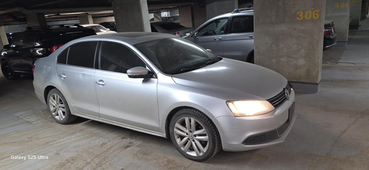 Volkswagen Jetta - Silver
