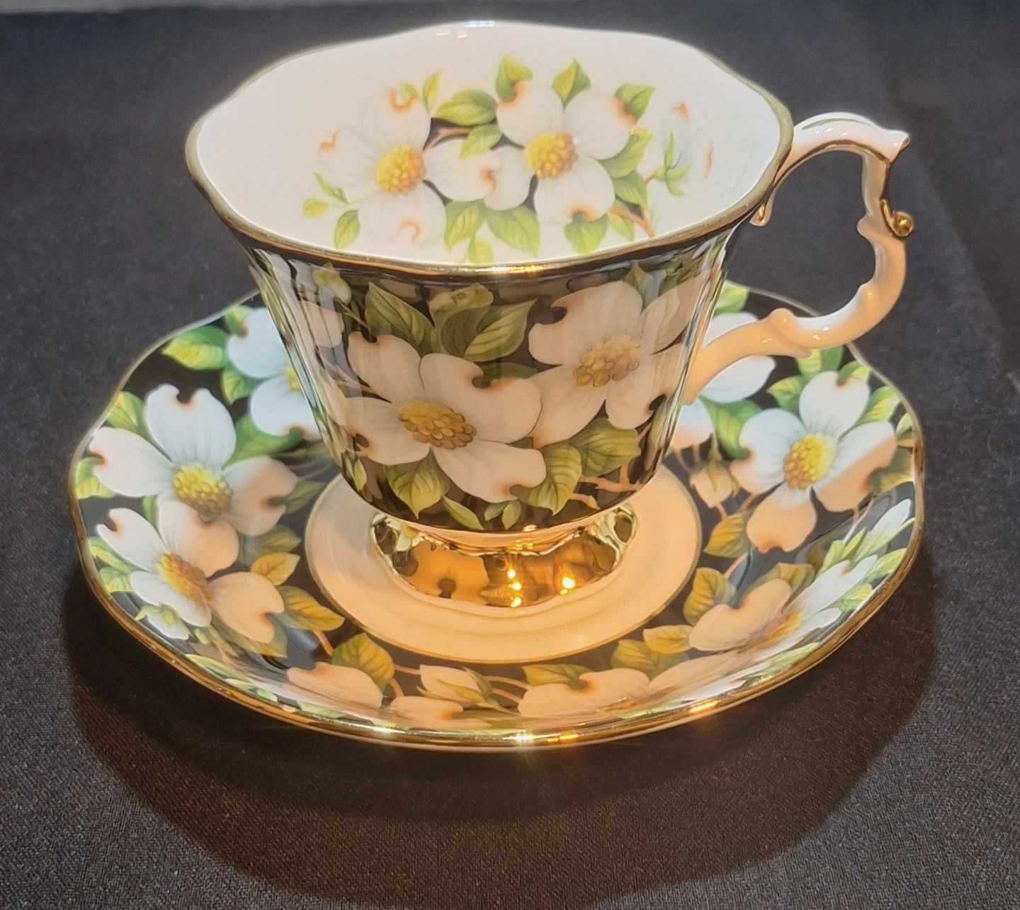 Royal Albert Provincial Flowers Dogwood Teacup and Saucer Set - photo 3