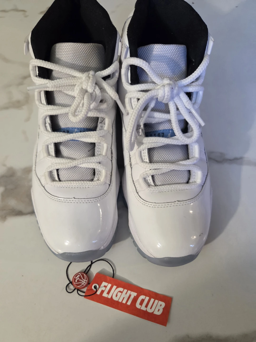 Jordan 11 Retro 'Columbia / Legend Blue' Size 7 - photo 2