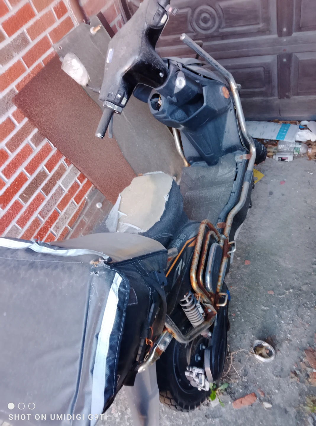 Black Scooter - Needs Repair - photo 2