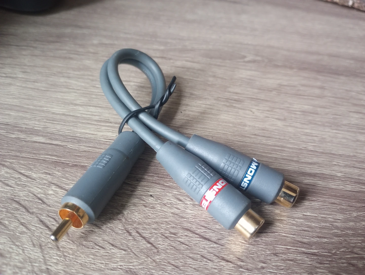 Monster RCA Splitter Cable 1 male to dual female stereo adapter