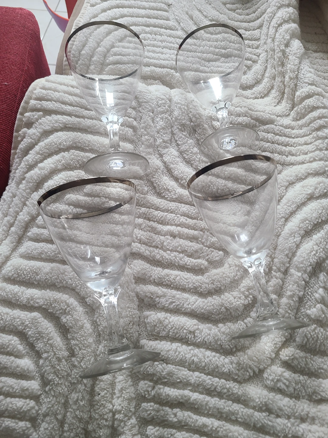 Set of 4 Vintage Platinum Band Wine Glasses🌱
