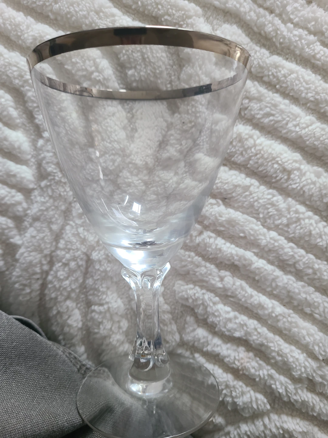 Set of 4 Vintage Platinum Band Wine Glasses🌱 - photo 2