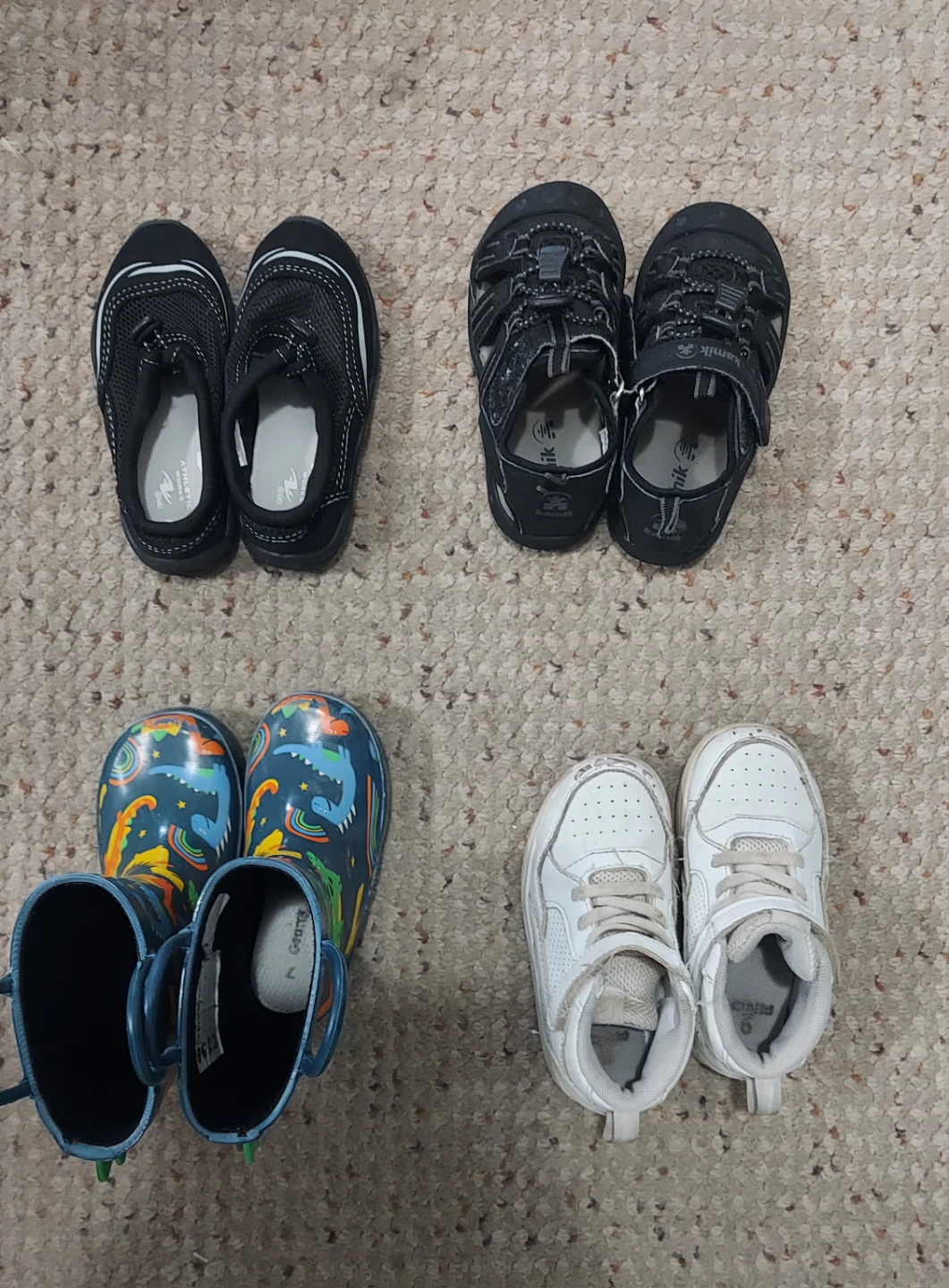 toddler shoes bundle. (size 7–8)