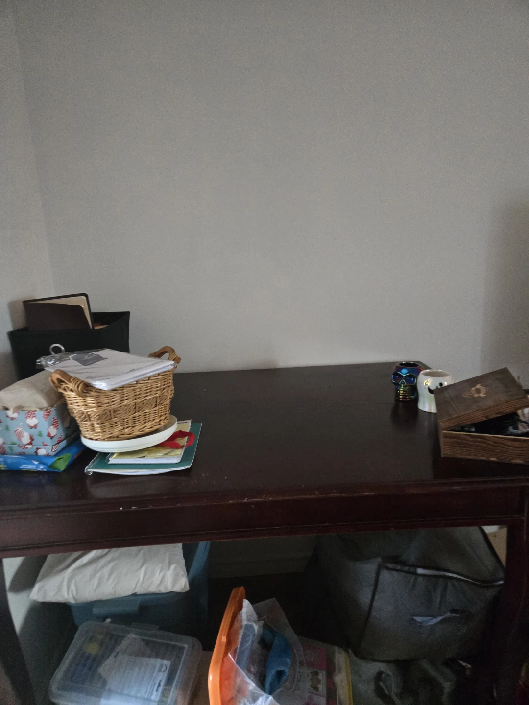 Dining room table