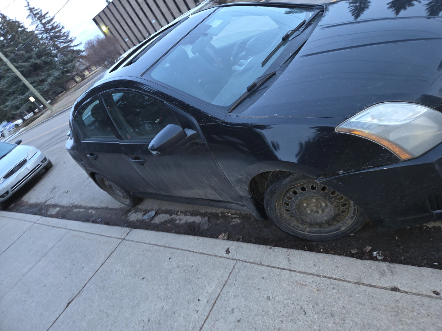 Black Nissan Sentra - photo 4