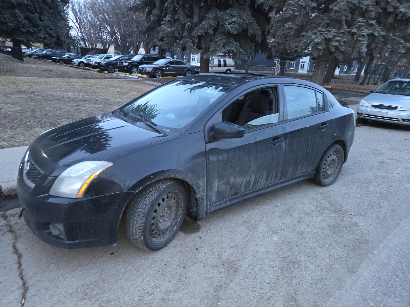 Black Nissan Sentra - photo 3