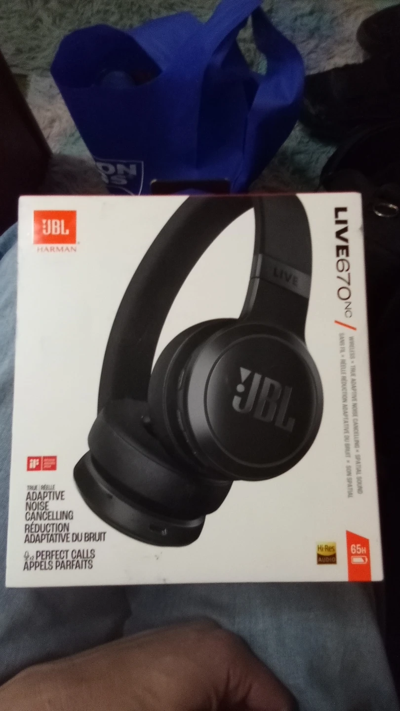 JBL Live 670NC Wireless Noise Cancelling Headphones