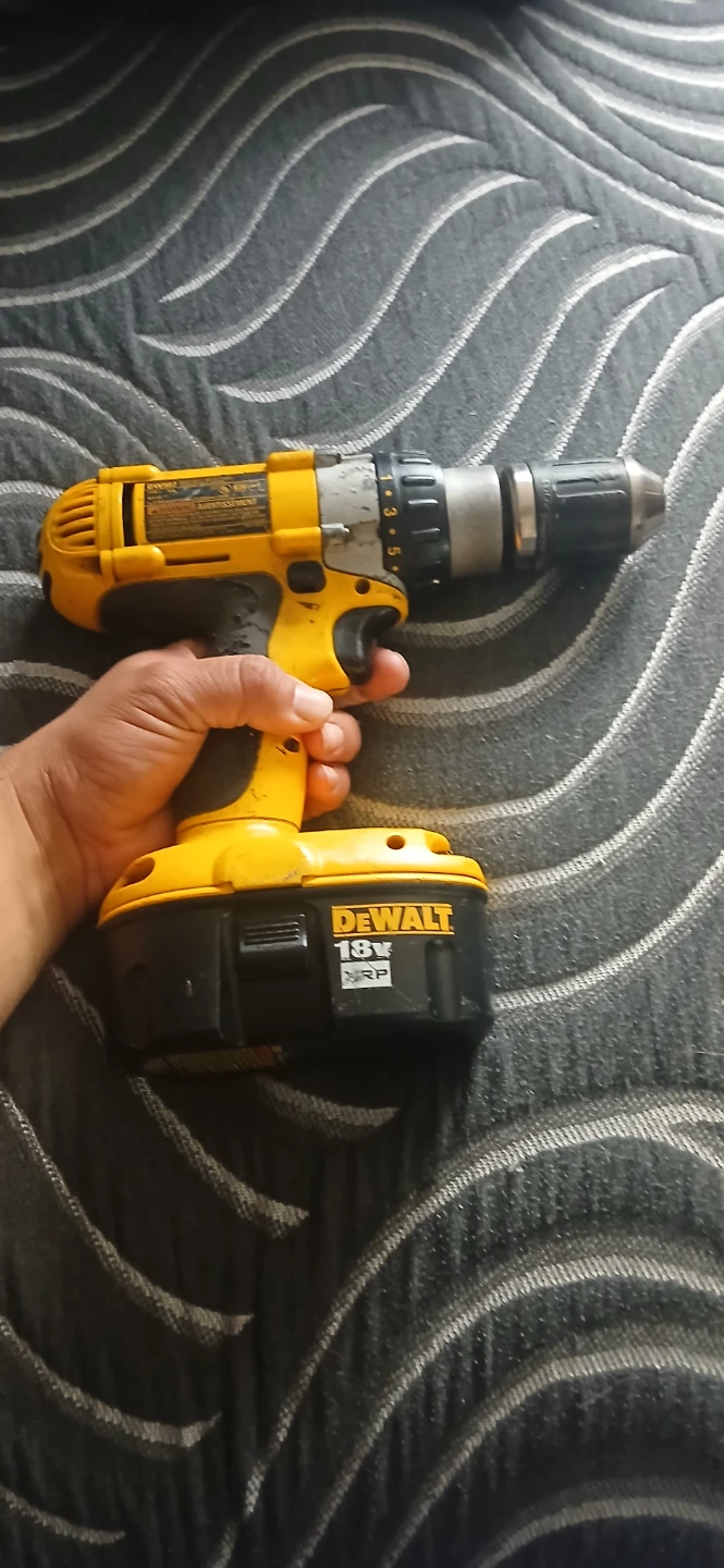 DEWALT 18V Cordless Drill
