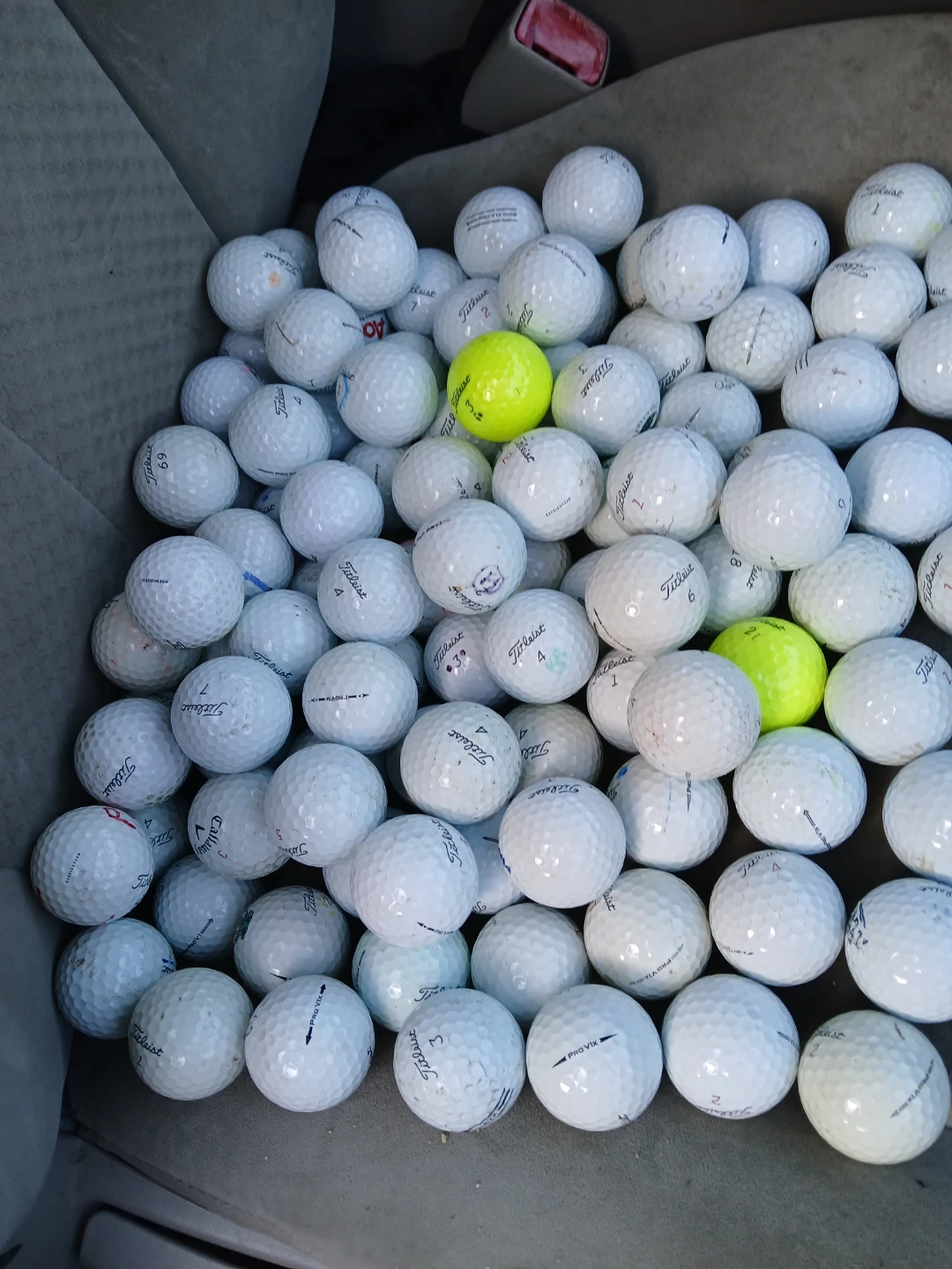 100 Provi Golf Balls. Nice and Clean. Lightly scuff. Playable.