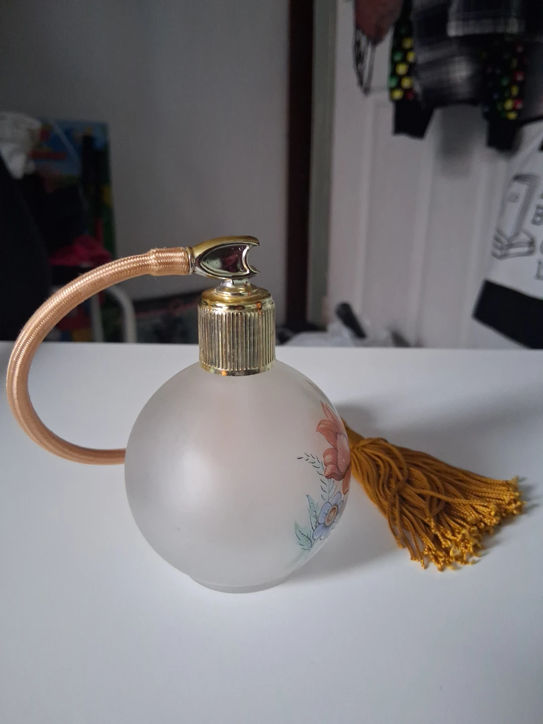 Frosted Glass Perfume Atomizer with Tassel - photo 3