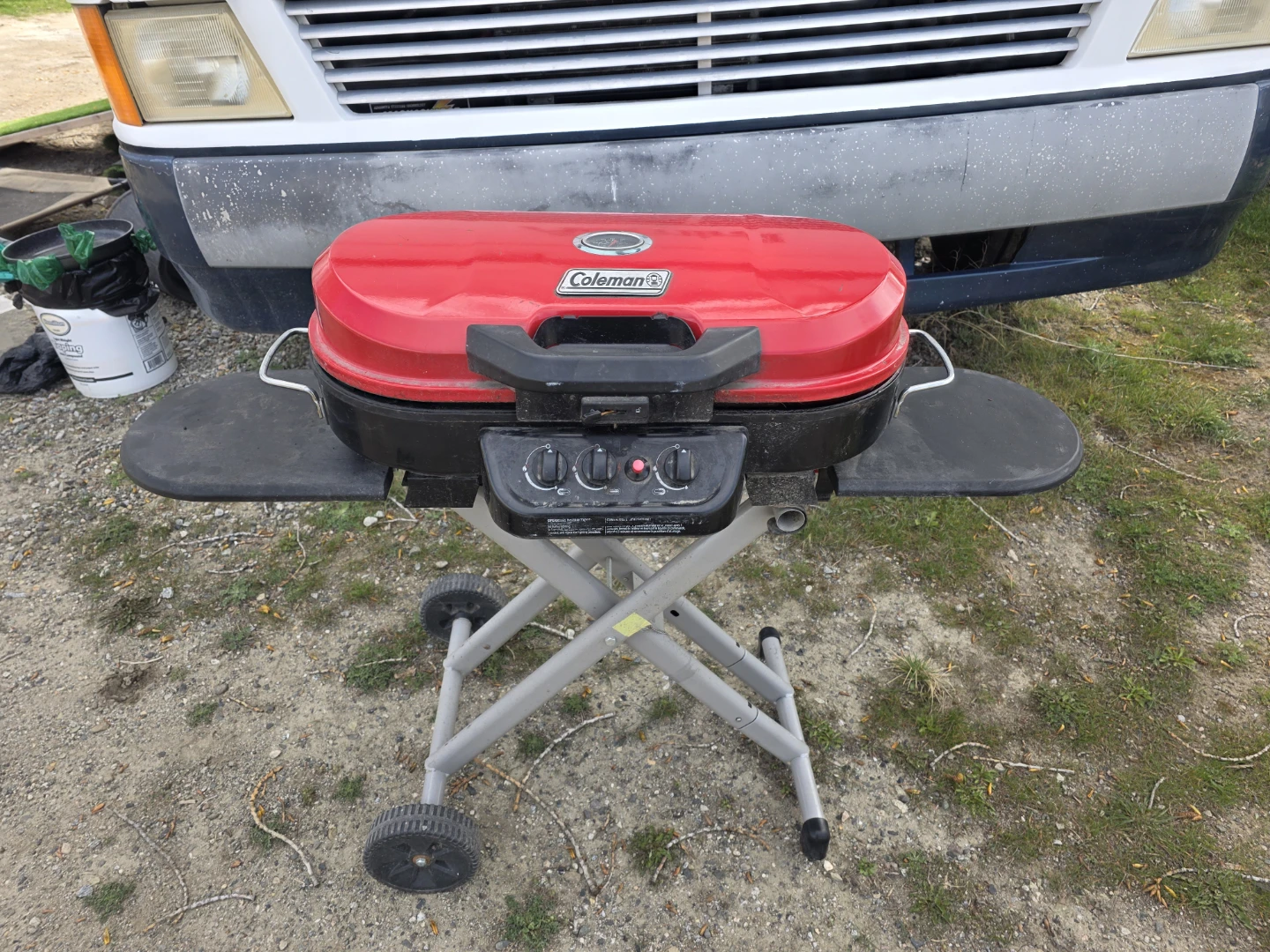 Coleman Roadtrip 3-Burner Propane BBQ Grill - photo 2