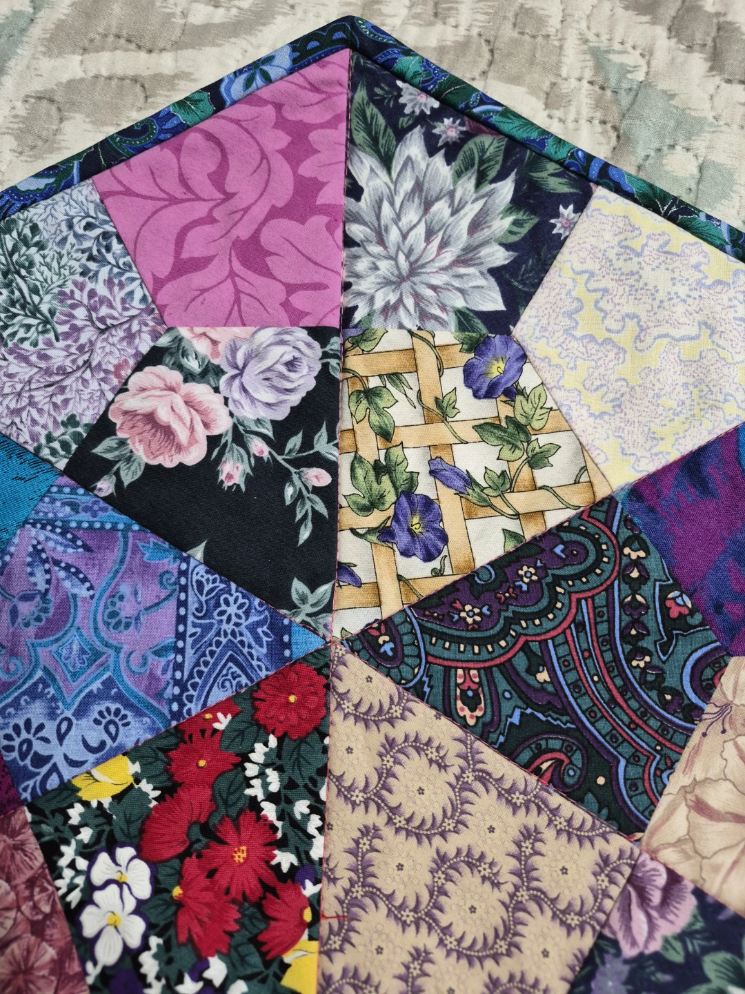 Beautiful Vintage 15" Quilted Decor - photo 2