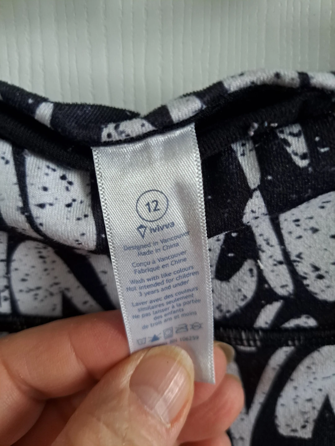 Girls Ivivva Black White All Over Logo Leggings Size 12 - photo 2