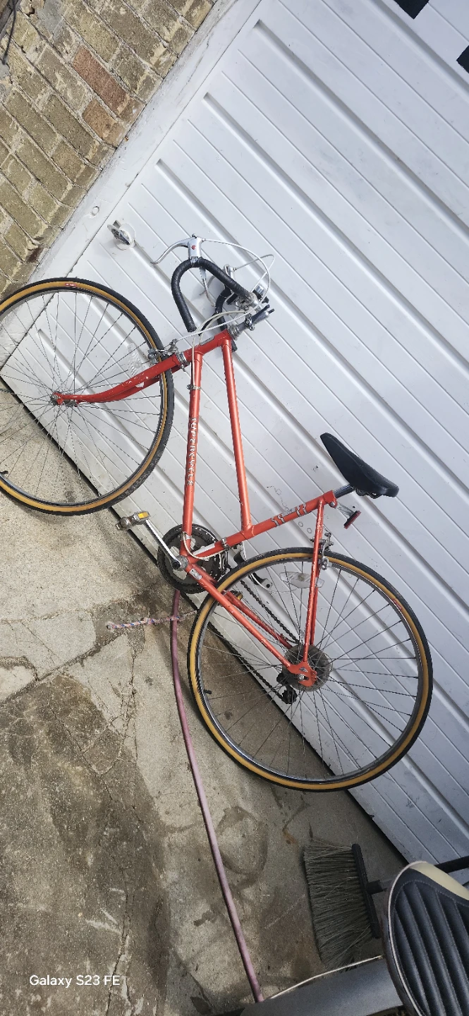 Supercycle Red Road good bike 27" wheels.price no negotiable - photo 2