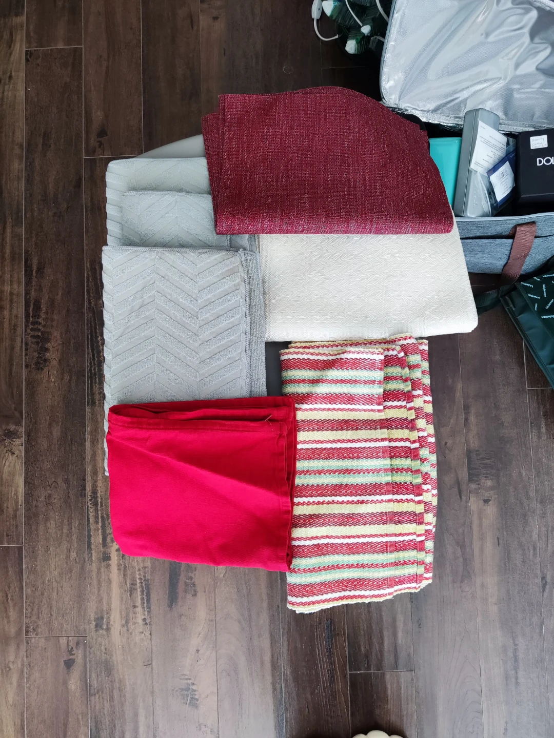 Placemats, table runner, drying mats, throw pillow case