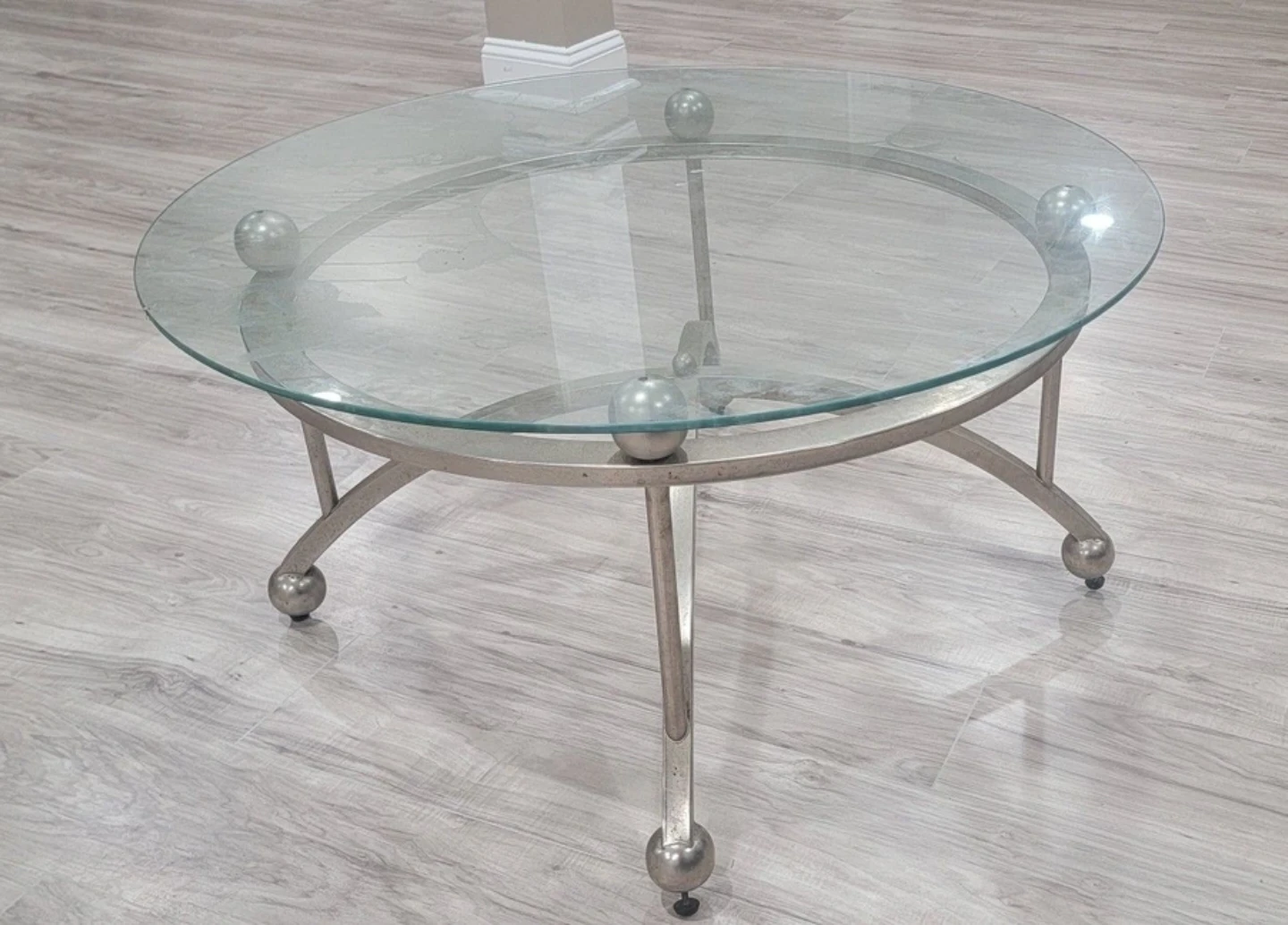 Stunning Modern Round Glass Coffee Table