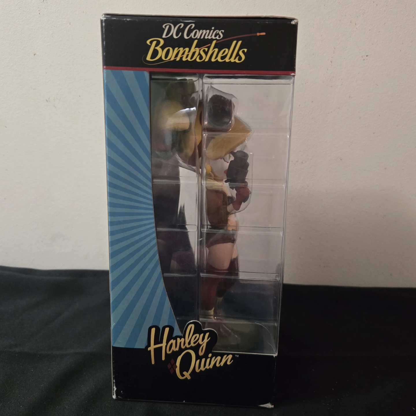 DC Comics Bombshells Harley Quinn Vinyl Figure - photo 2