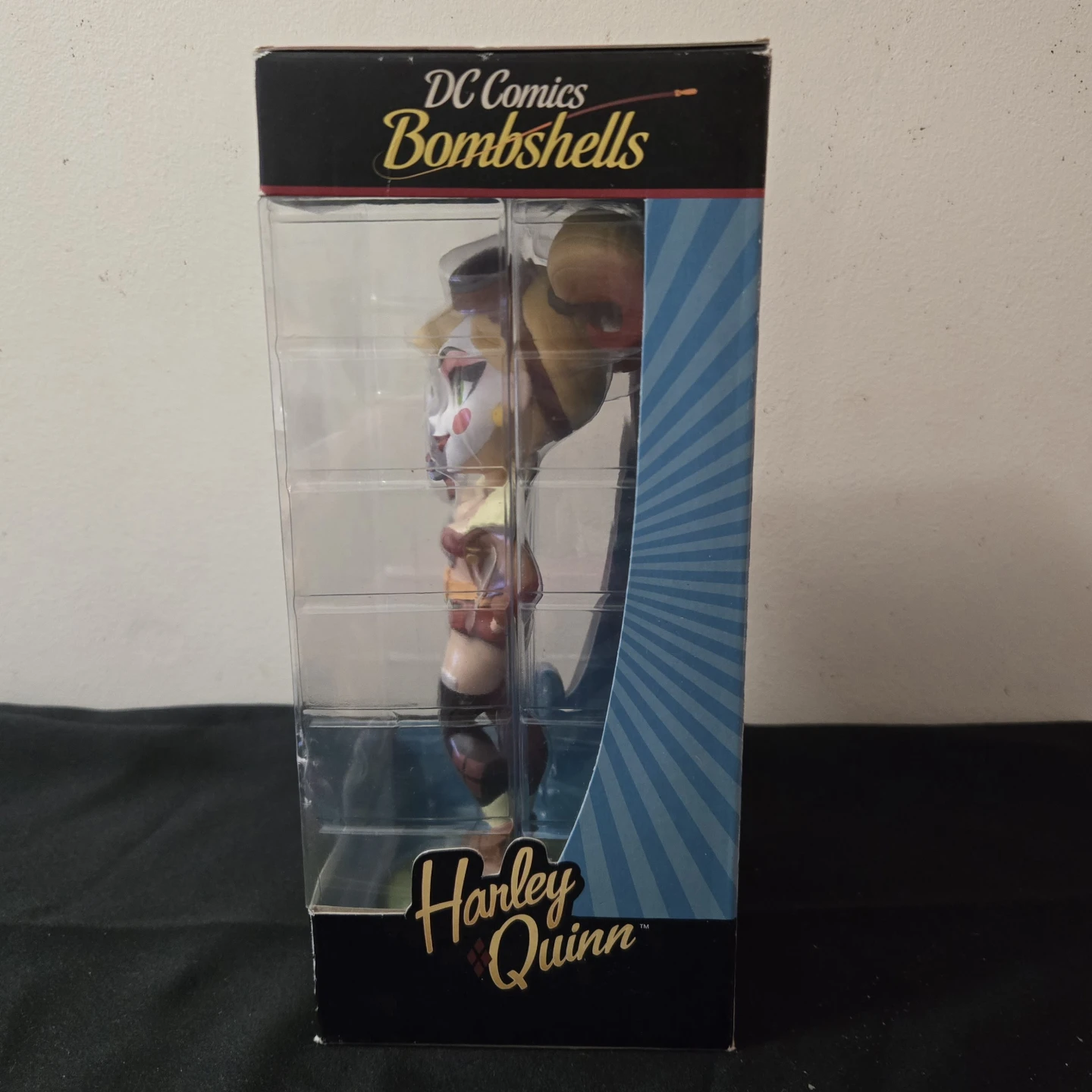 DC Comics Bombshells Harley Quinn Vinyl Figure - photo 4