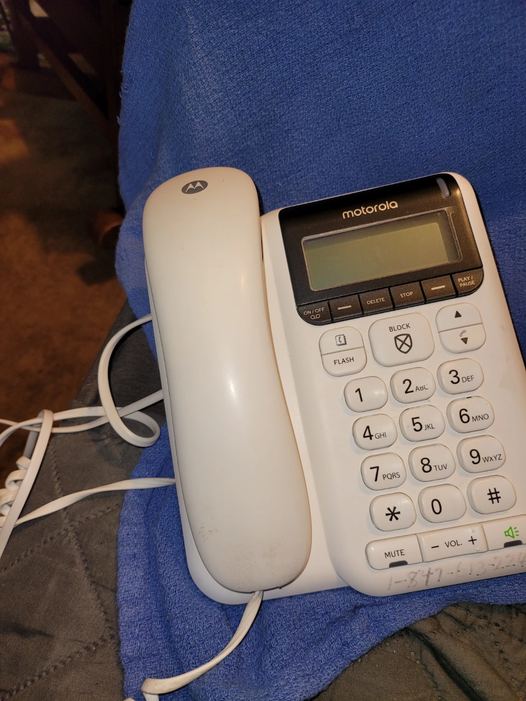 Motorola CT610 Corded Landline Phone - photo 2