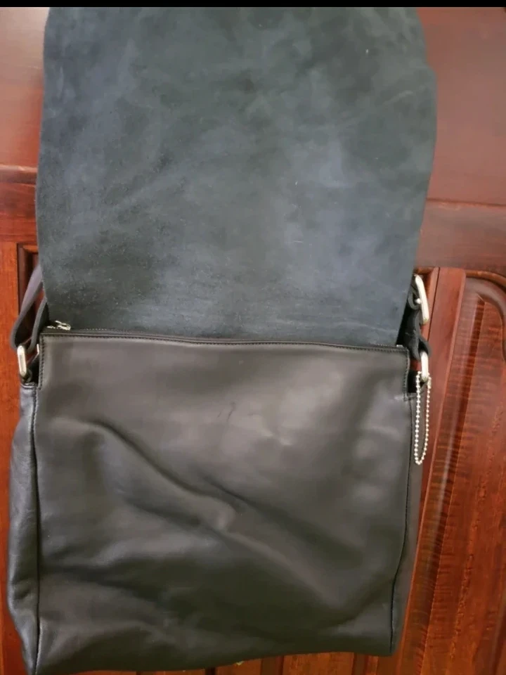 Roots Black Leather Messenger Bag - photo 4