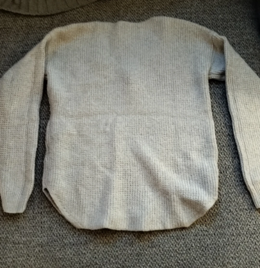 Aritzia Merino wool sweater - photo 3