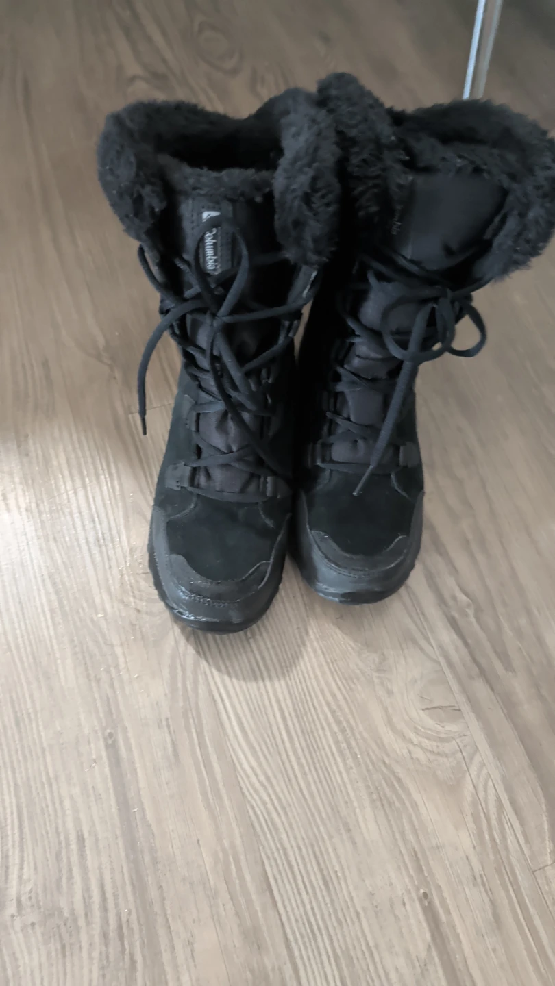 Columbia Black Winter Boots