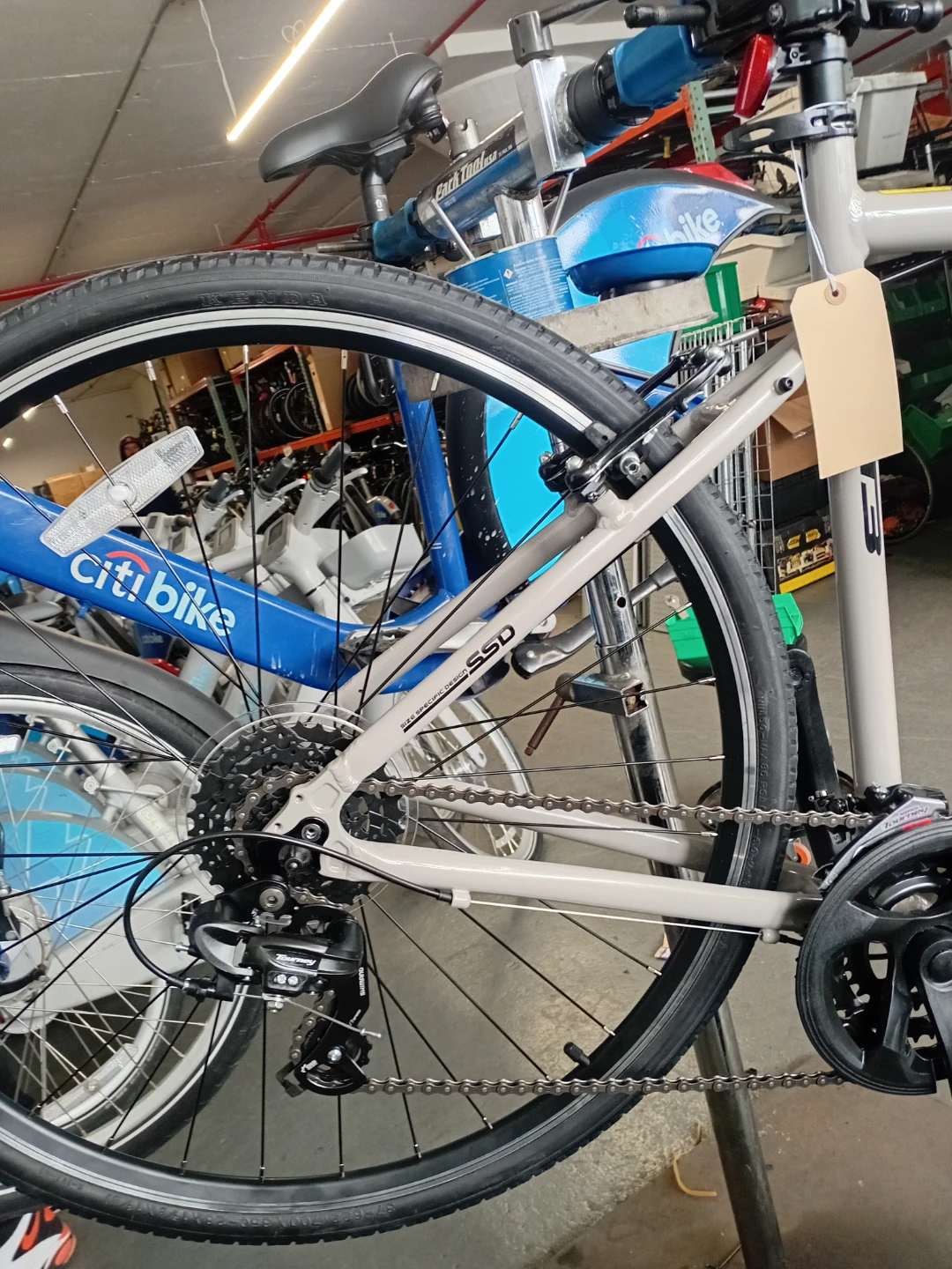 Jamis Men's SSD Hybrid Bike - photo 3