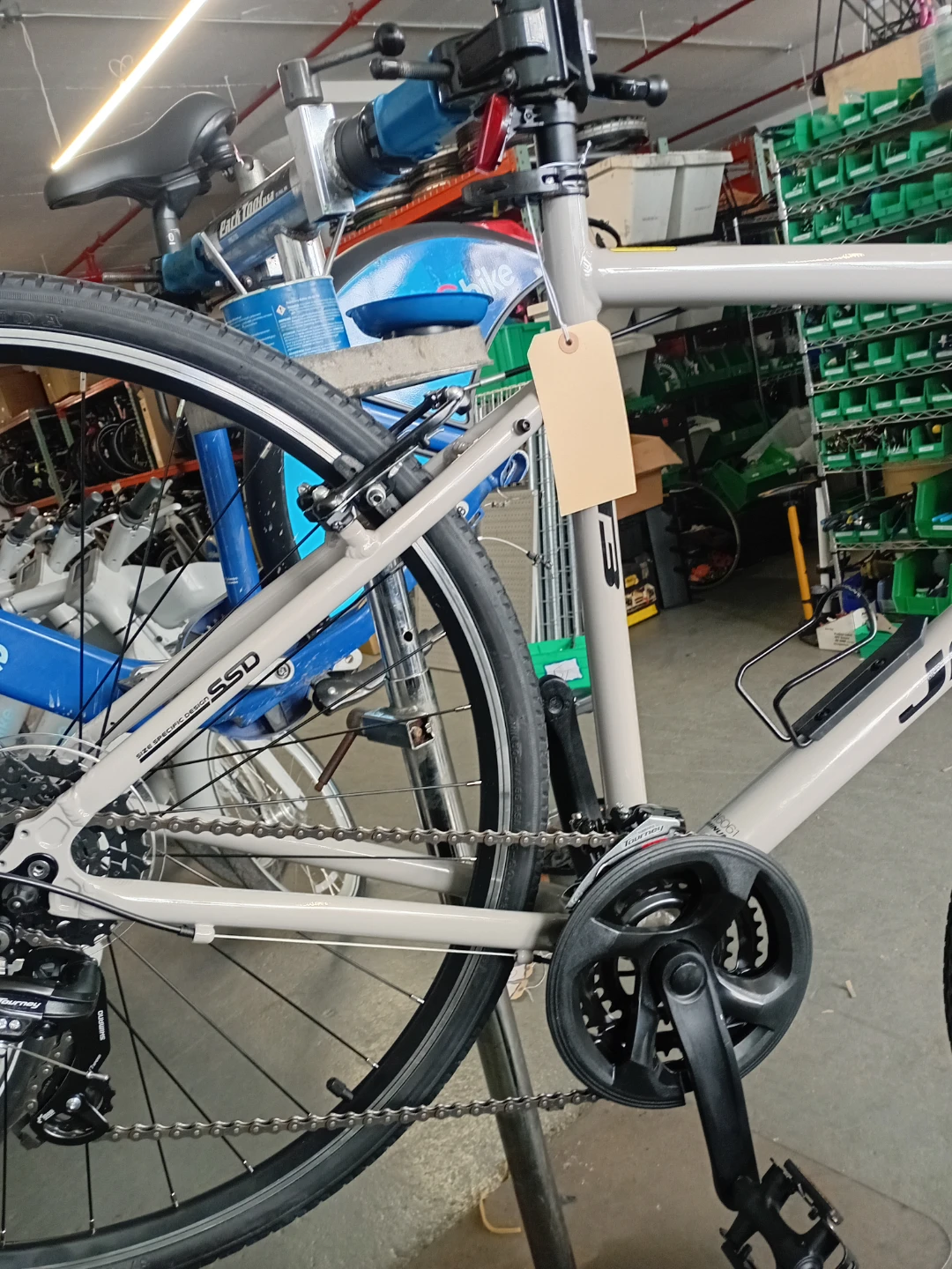 Jamis Men's SSD Hybrid Bike - photo 4