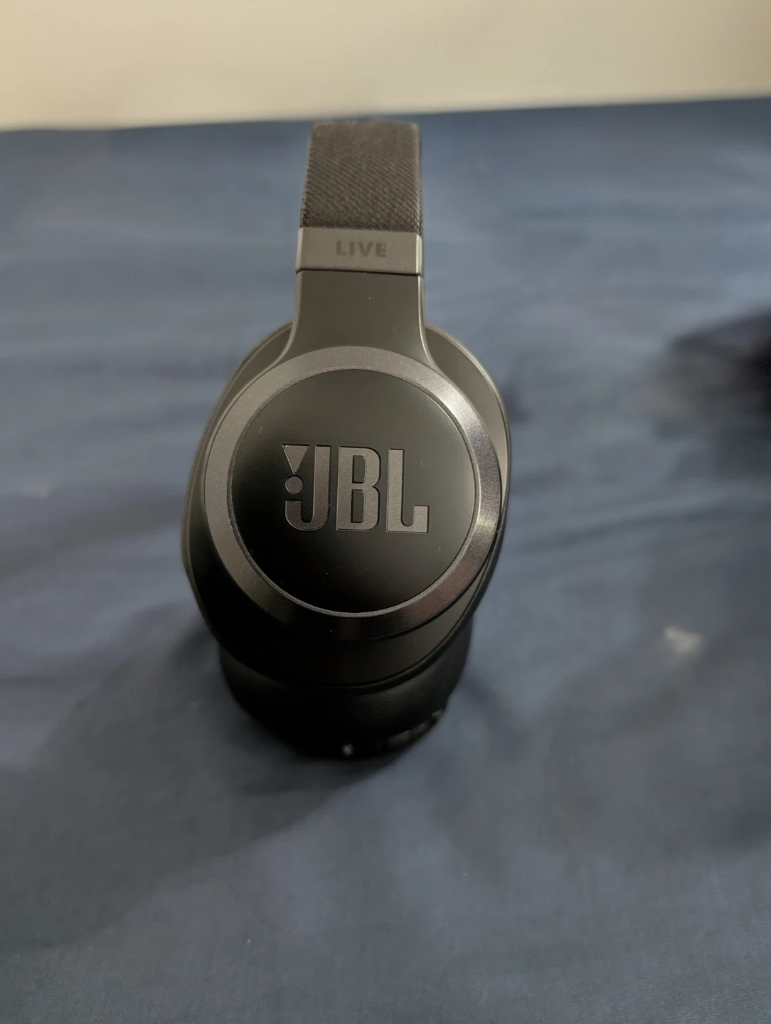 JBL Live 770NC Wireless Noise-Cancelling Headphones - photo 2