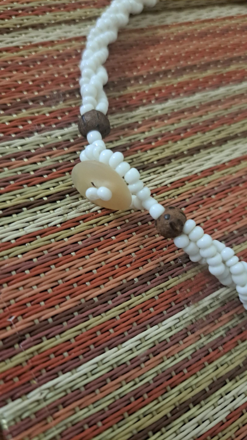 White Beaded Necklace with Shell Pendant - photo 3