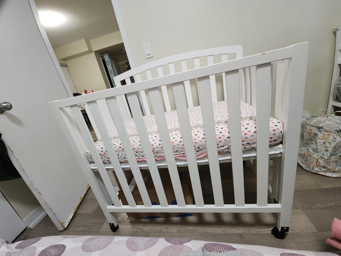 DaVinci Folding Portable 3-in-1 Mini Crib and Twin Bed - photo 2