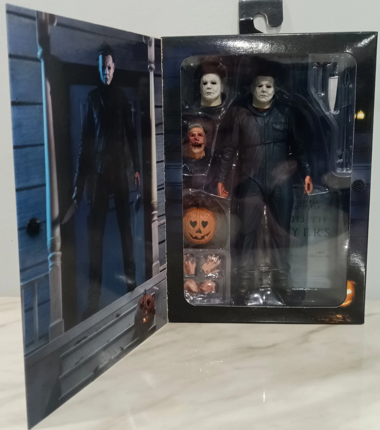 Halloween - Ultimate Michael Myers Action Figure (New) - photo 2