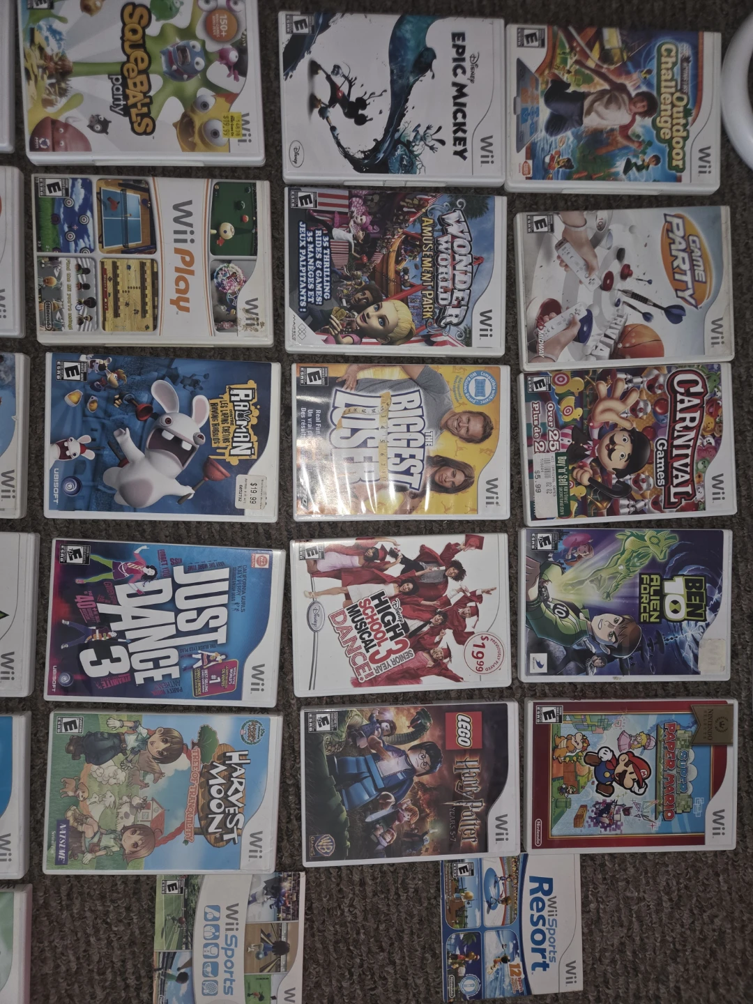Nintendo Wii Console Bundle with Games and Accessories - photo 2