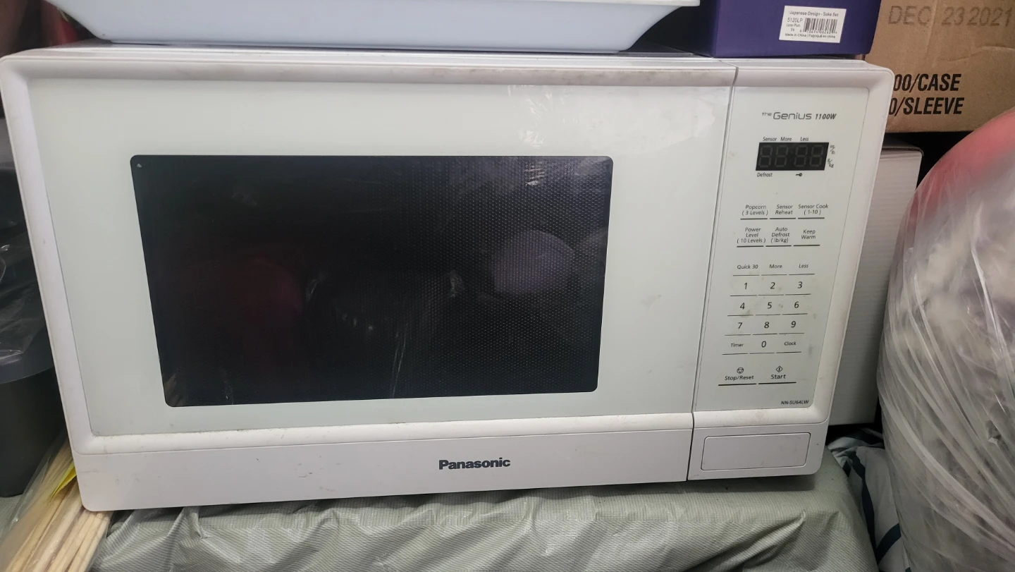 Panasonic Genius 1100W Microwave Oven