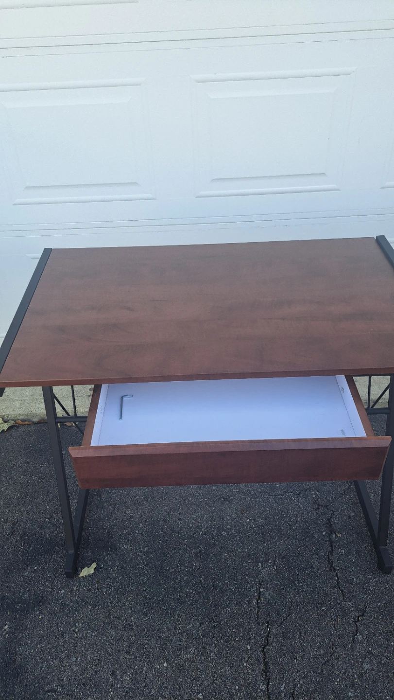 Desk with Metal Frame - photo 2